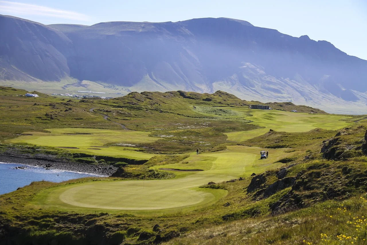 Coastal fairways and mountain views at Brautarholt