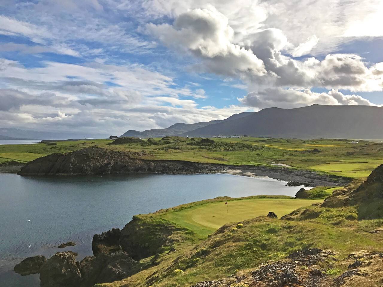 Bay and mountain views from Brautarholt